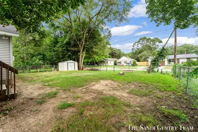 2252 Charles Street, Norton Shores, MI 49441 - Photo 22
