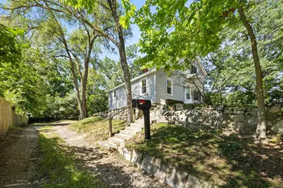 1071 Bristol Avenue NW, Grand Rapids, MI 49504 - Photo 2