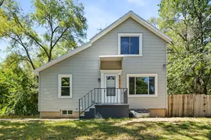 1071 Bristol Ave NW, Grand Rapids, MI 49504 - Photo 1