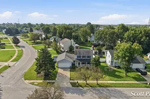 2576 Mapleview St SE, Kentwood, MI 49508 - Photo 4