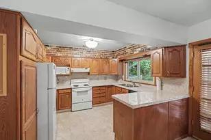 1220 SE Sylvan Ave SE, Grand Rapids, MI 49506 - Photo 4