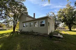 908 Napoleon Rd, Michigan Center, MI 49254 - Photo 2
