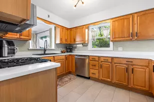 43 W Hickory Rd, Battle Creek, MI 49017 - Photo 12