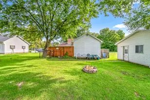 206 Bowman St, Jonesville, MI 49250 - Photo 8