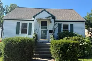 500 Fulton Ave, Grand Haven, MI 49417 - Photo 2