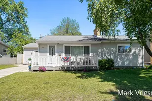 3125 Coolidge Rd, Muskegon, MI 49441 - Photo 1