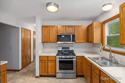 2251 Yorktown Drive SE, Kentwood, MI 49508 - Photo 8
