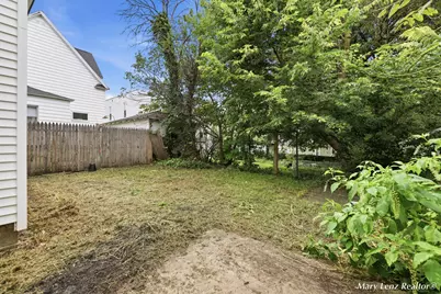 350 Page Street NE, Grand Rapids, MI 49505 - Photo 32