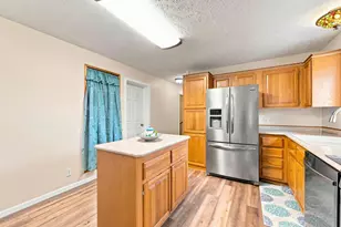 54241 Ridgeview Cir, Paw Paw, MI 49079 - Photo 8