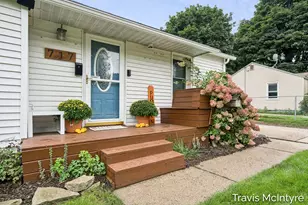 717 W Montcalm St, Greenville, MI 48838 - Photo 4