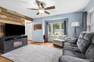 717 W Montcalm St, Greenville, MI 48838 - Photo 12