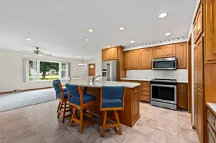 8921 Ardel Dr, Sterling Heights, MI 48314 - Photo 6
