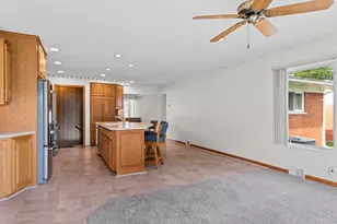 8921 Ardel Dr, Sterling Heights, MI 48314 - Photo 8
