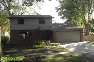674 Canterbury Dr, Saline, MI 48176 - Photo 1