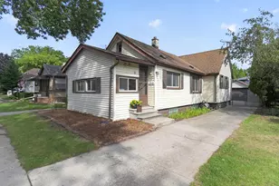 2022 Hampton Rd, Grosse Pointe, MI 48236 - Photo 44