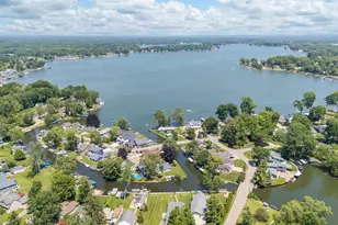 5036 Shoreview Dr, Coloma, MI 49038 - Photo 4