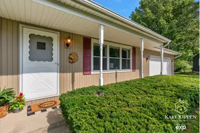 2761 Danube Lane NE, Grand Rapids, MI 49525 - Photo 4