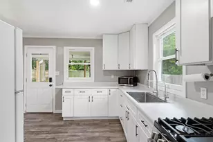 606 Lake Blvd, Paw Paw, MI 49079 - Photo 8