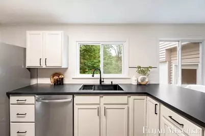 13749 Lakeshore Avenue, Grand Haven, MI 49417 - Photo 10