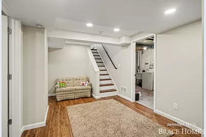147 E 16th Street, Holland, MI 49423 - Photo 12