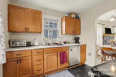 147 E 16th Street, Holland, MI 49423 - Photo 6