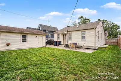 147 E 16th Street, Holland, MI 49423 - Photo 16