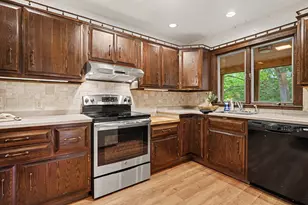926 Clubview Dr, Fremont, MI 49412 - Photo 10