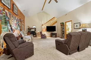 21641 Pine Lake Rd, Battle Creek, MI 49014 - Photo 10