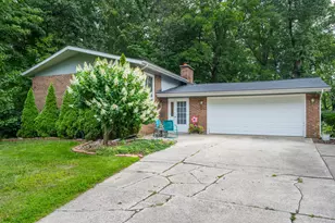 4625 Terra Ln, Saint Joseph, MI 49085 - Photo 2