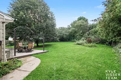 1865 Ridgemoor Drive SE, Grand Rapids, MI 49506 - Photo 24