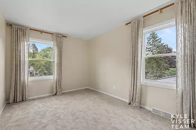 1865 Ridgemoor Drive SE, Grand Rapids, MI 49506 - Photo 14