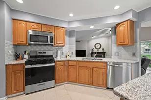 45128 Glengarry Rd, Canton, MI 48188 - Photo 6