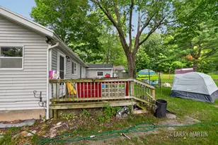 37 Thornapple Lake Rd, Nashville, MI 49073 - Photo 4