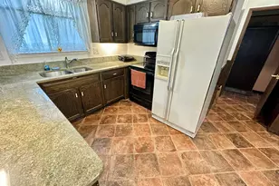 18975 Bainbridge Ave, Livonia, MI 48152 - Photo 12
