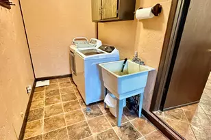 18975 Bainbridge Ave, Livonia, MI 48152 - Photo 28