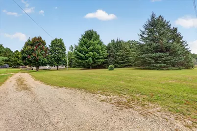 16468 W Howard City Edmore Road, Howard City, MI 49329 - Photo 38