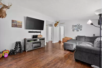 16468 W Howard City Edmore Road, Howard City, MI 49329 - Photo 8