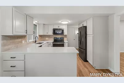 409 W Lakewood Boulevard, Holland, MI 49424 - Photo 20