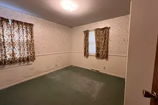 584 Pineview Dr, Holland, MI 49424 - Photo 14