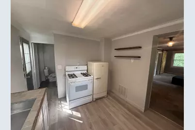 319 Watts Street, Jackson, MI 49203 - Photo 6