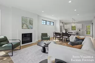 984 Glenwood Ct SE, Grand Rapids, MI 49546 - Photo 6