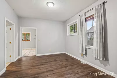 621 Davis Avenue NW, Grand Rapids, MI 49504 - Photo 10