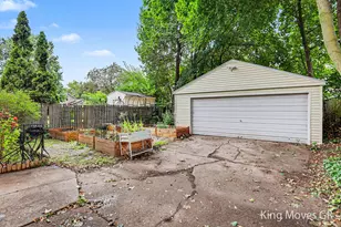 621 Davis Ave NW, Grand Rapids, MI 49504 - Photo 22