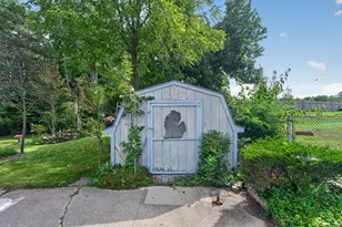 611 Charleston Rd, Lansing, MI 48917 - Photo 42