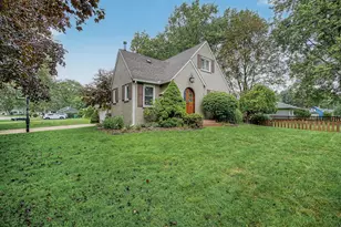 352 Dunham Dr, Battle Creek, MI 49015 - Photo 1