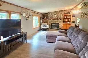 251 Millburg Dr, Benton Harbor, MI 49022 - Photo 2