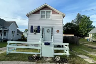 162 Harrison St, Manistee, MI 49660 - Photo 1