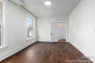 531 W Webster Avenue, Muskegon, MI 49440 - Photo 8