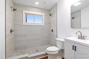 531 W Webster Ave, Muskegon, MI 49440 - Photo 18