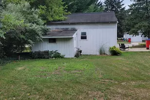 8 E Barton St, Newaygo, MI 49337 - Photo 36